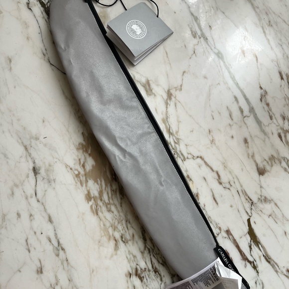 Canada Goose Unisex Reflective Down Hood Trim (NWT) - Picture 7 of 7